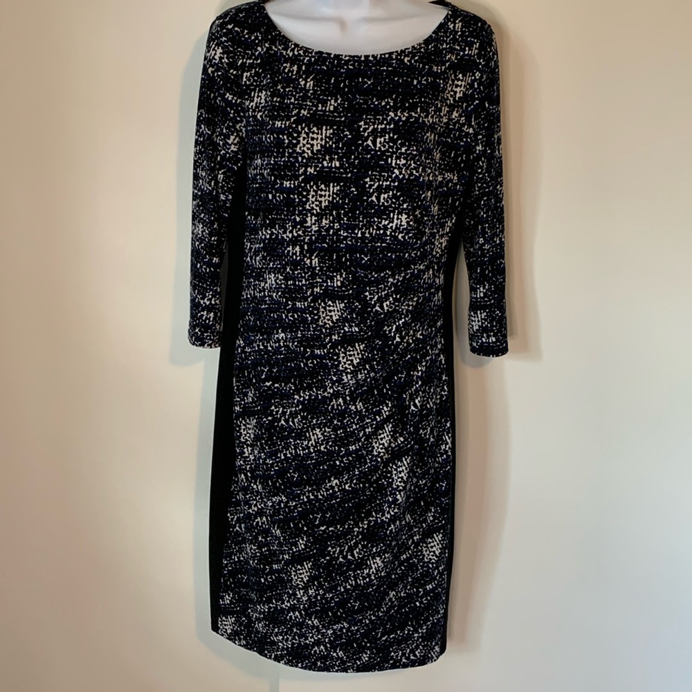 NWOT Black Label Black/White/Blue Textural Print 3/4 Sleeve Ruched Dress size 10